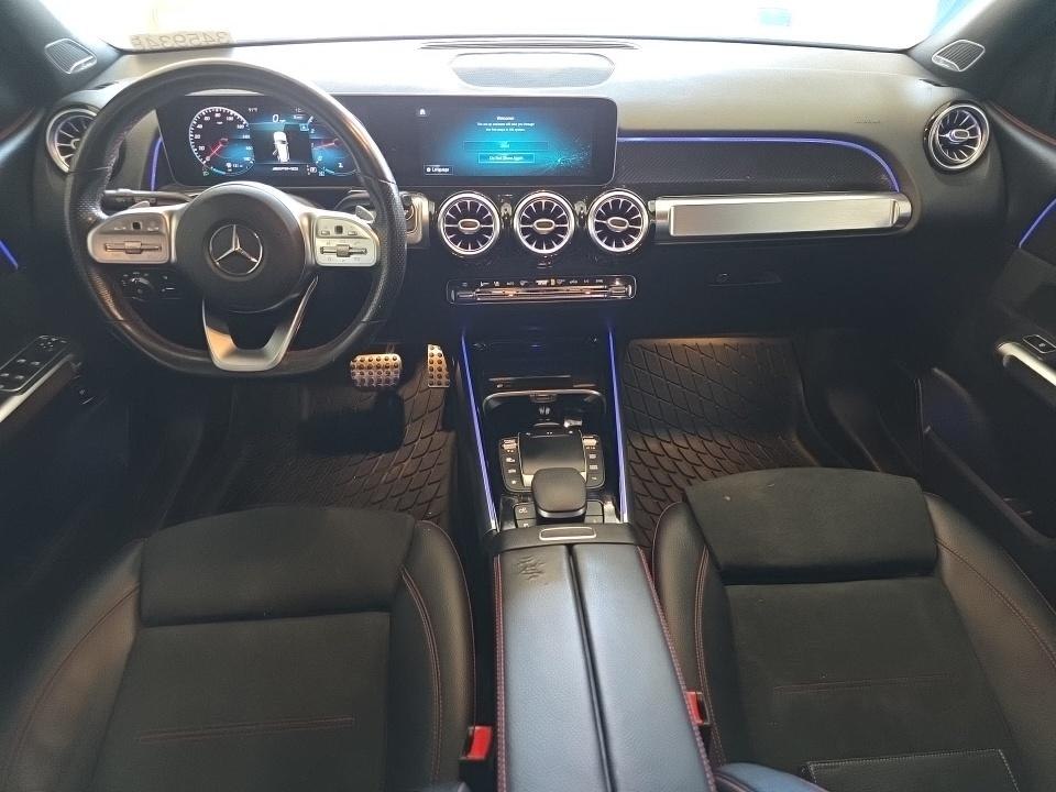 Photo 8 of this MERCEDES-BENZ GLB