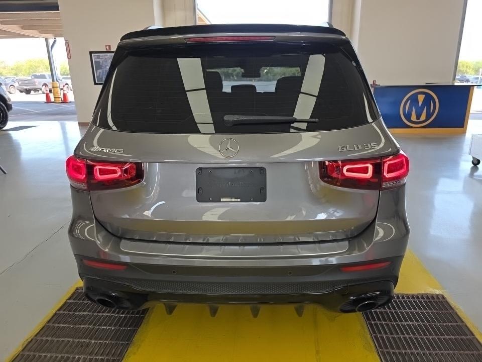 Photo 4 of this MERCEDES-BENZ GLB