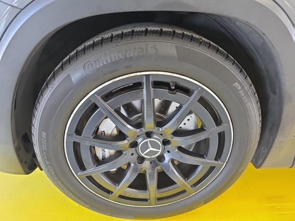 Photo 12 of this MERCEDES-BENZ GLB