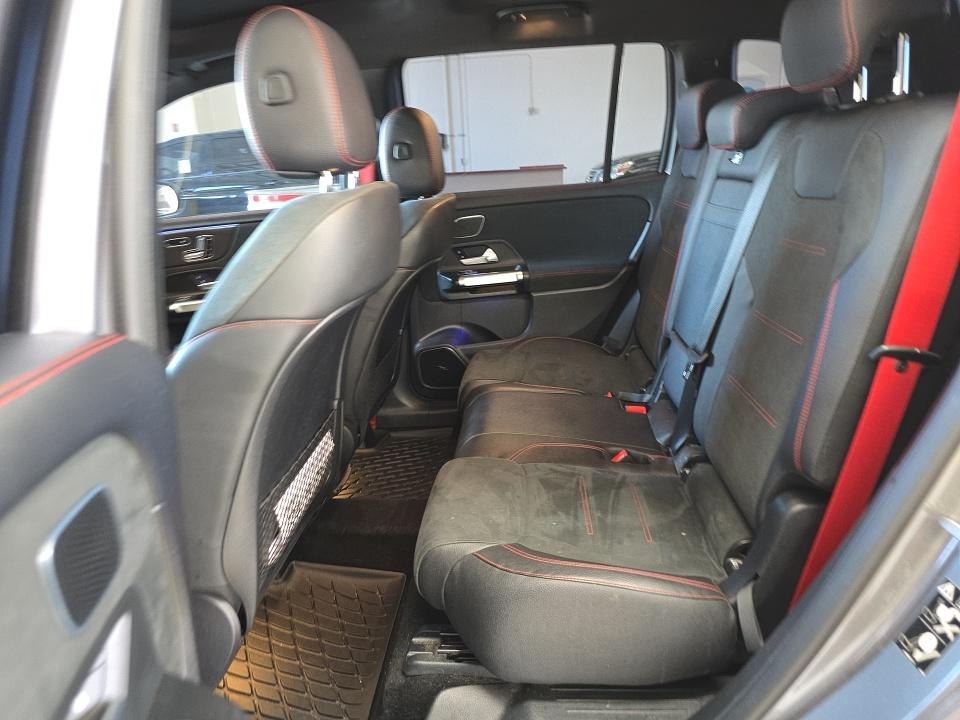 Photo 10 of this MERCEDES-BENZ GLB
