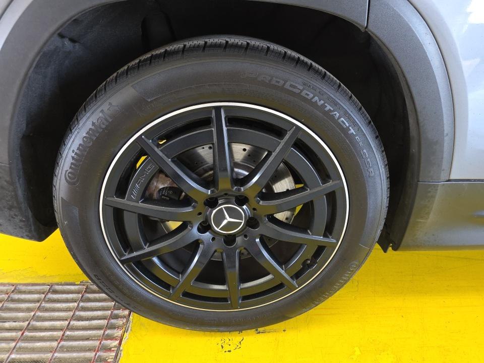Photo 14 of this MERCEDES-BENZ GLB