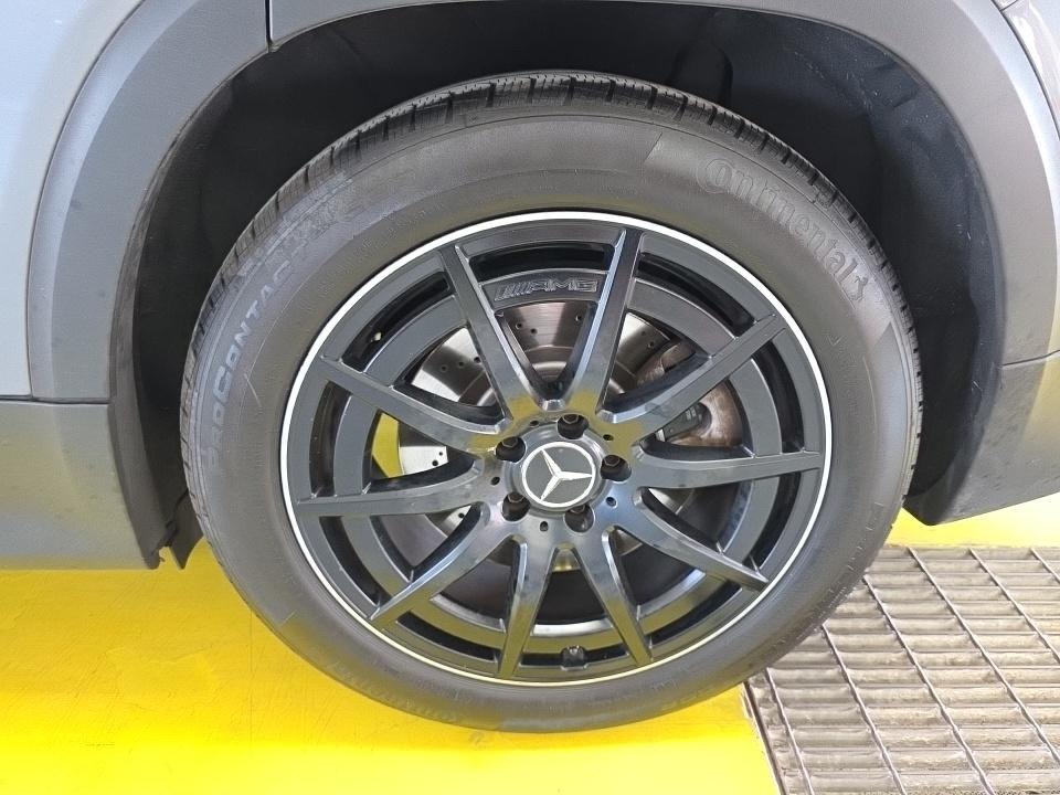 Photo 15 of this MERCEDES-BENZ GLB