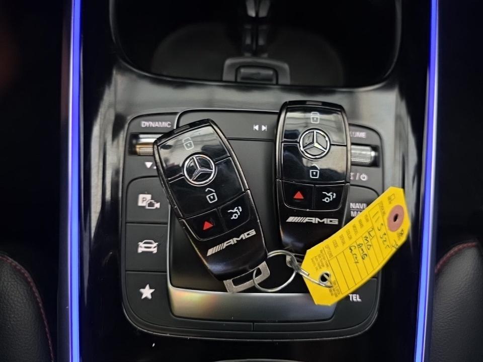 Photo 17 of this MERCEDES-BENZ GLB