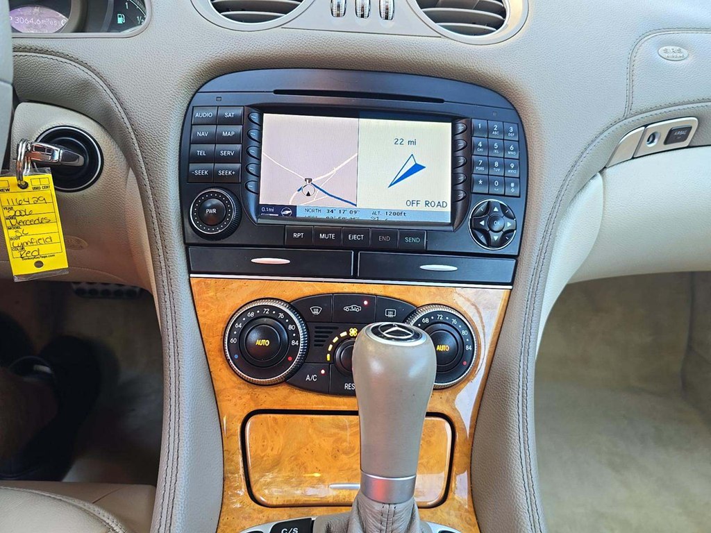 Photo 5 of this MERCEDES-BENZ SL-CLASS
