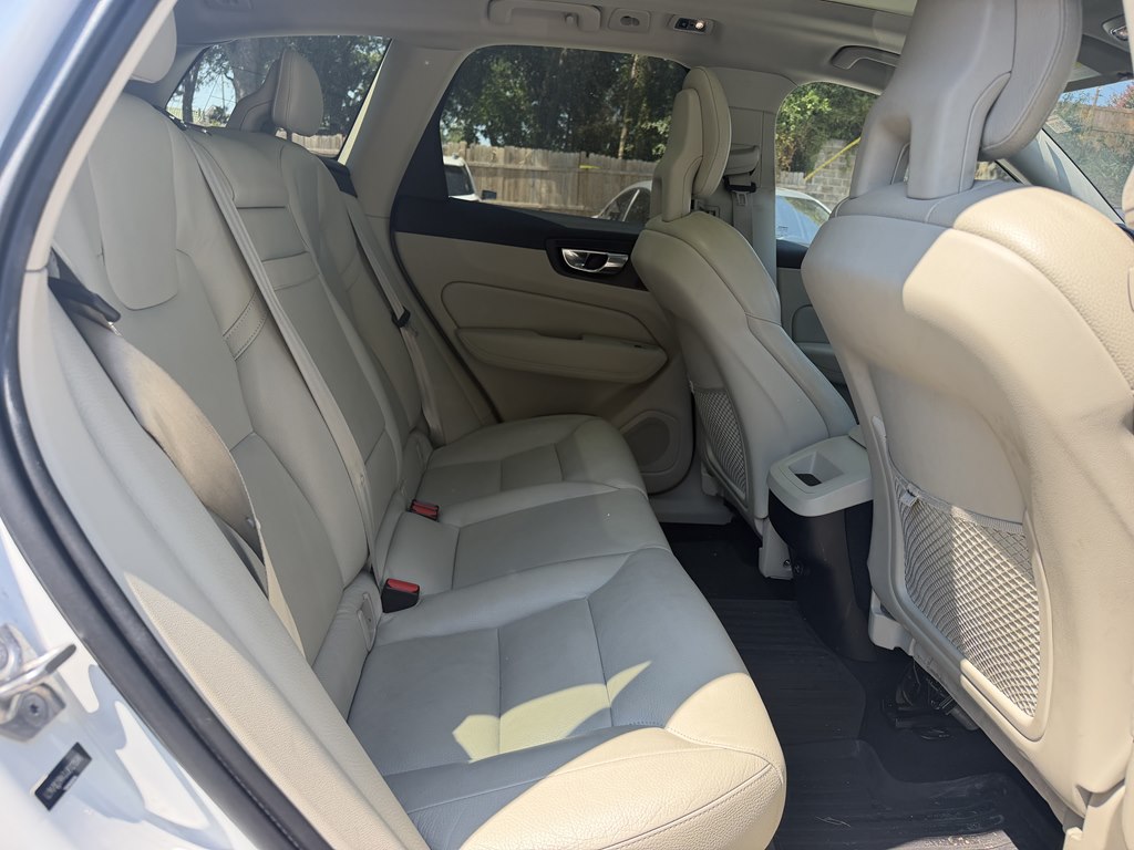Photo 12 of this VOLVO XC60