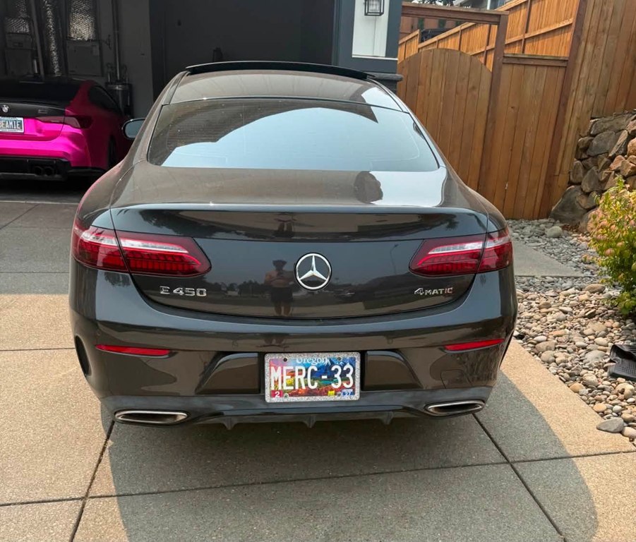 Photo 2 of this MERCEDES-BENZ E-CLASS