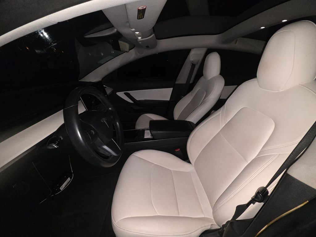 Photo 11 of this TESLA MODEL 3