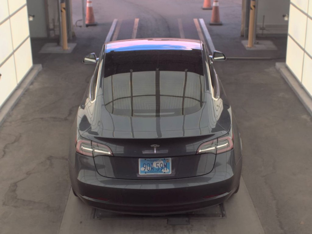 Photo 5 of this TESLA MODEL 3
