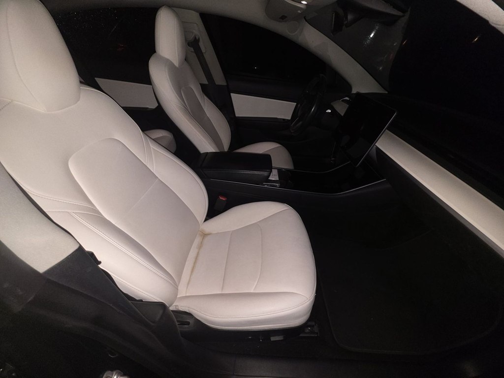 Photo 4 of this TESLA MODEL 3