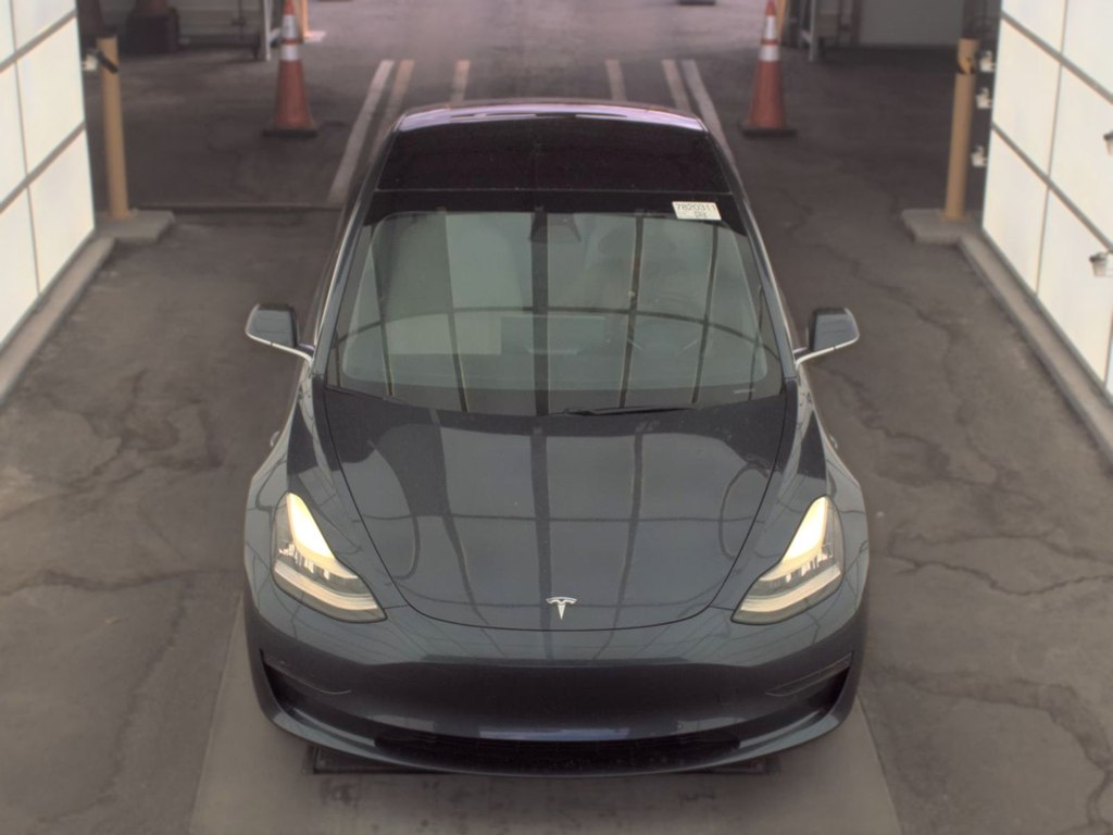 Photo 2 of this TESLA MODEL 3