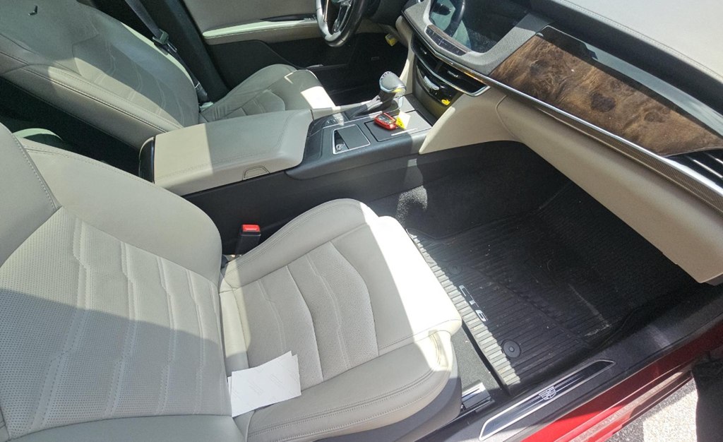 Photo 6 of this CADILLAC CT6