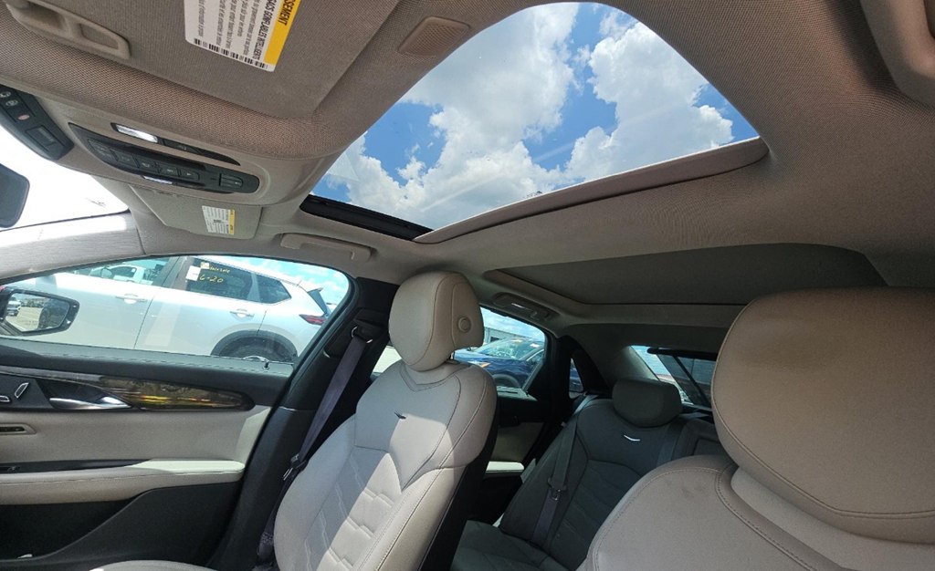 Photo 11 of this CADILLAC CT6