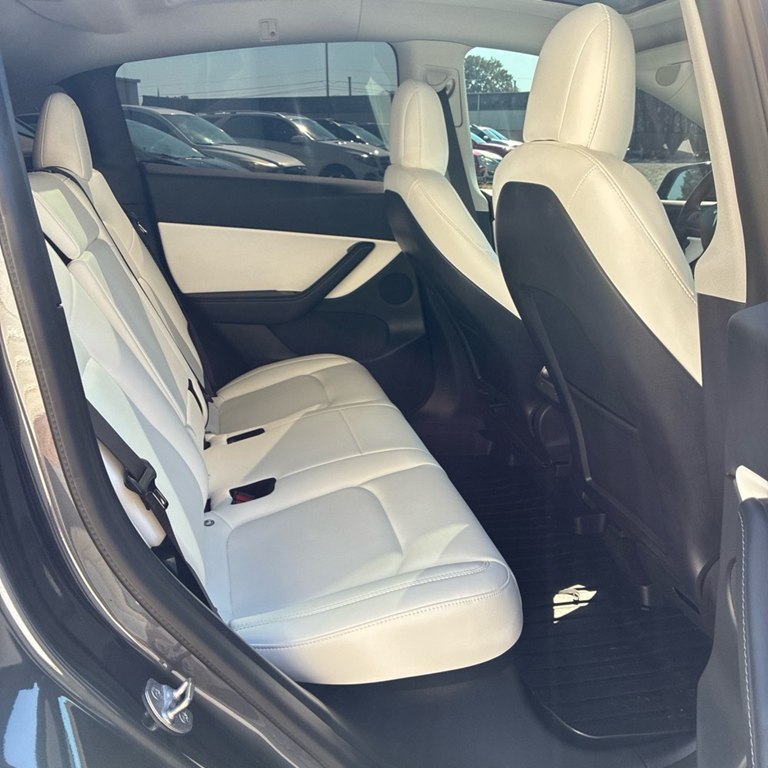 Photo 8 of this TESLA MODEL Y
