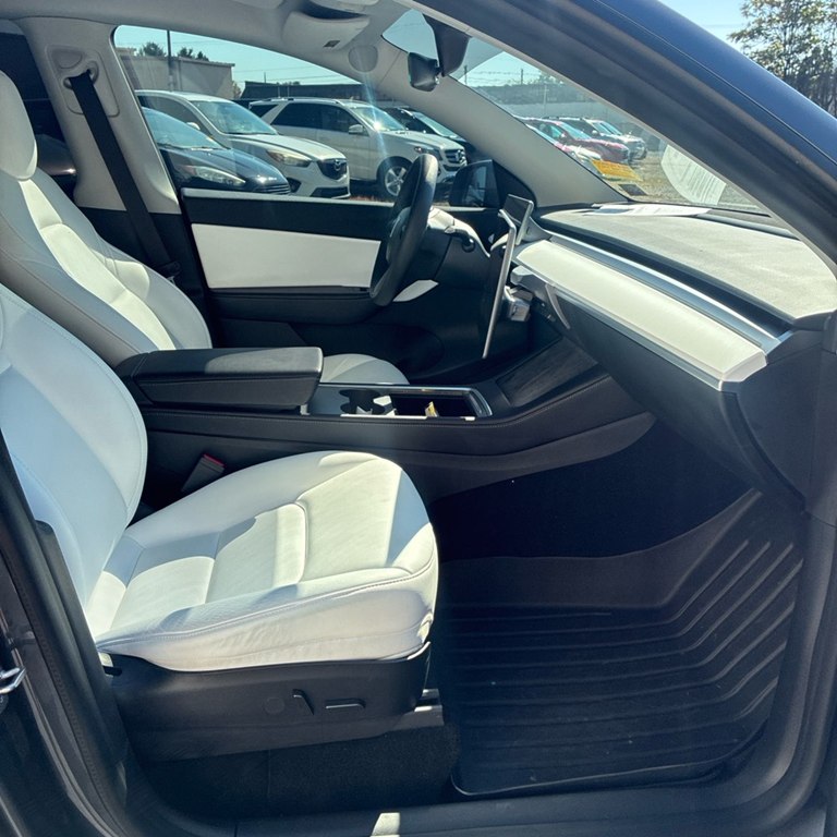 Photo 2 of this TESLA MODEL Y