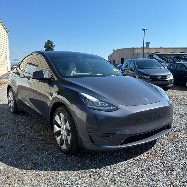 Photo 3 of this TESLA MODEL Y