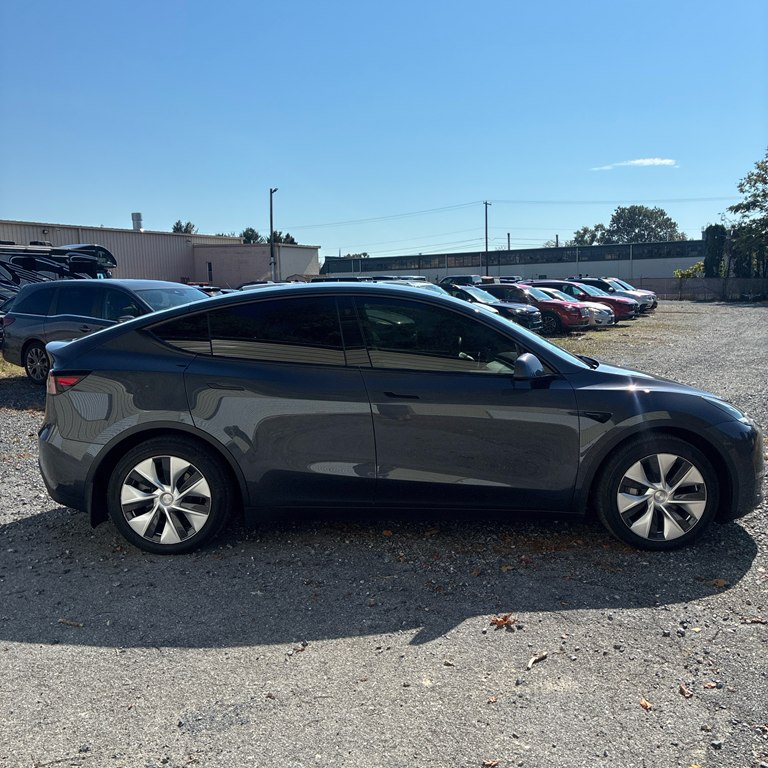 Photo 11 of this TESLA MODEL Y