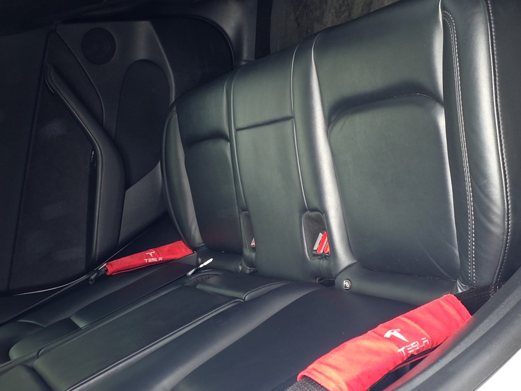 Photo 7 of this TESLA MODEL Y