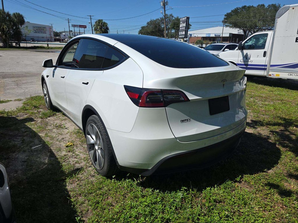 Photo 5 of this TESLA MODEL Y