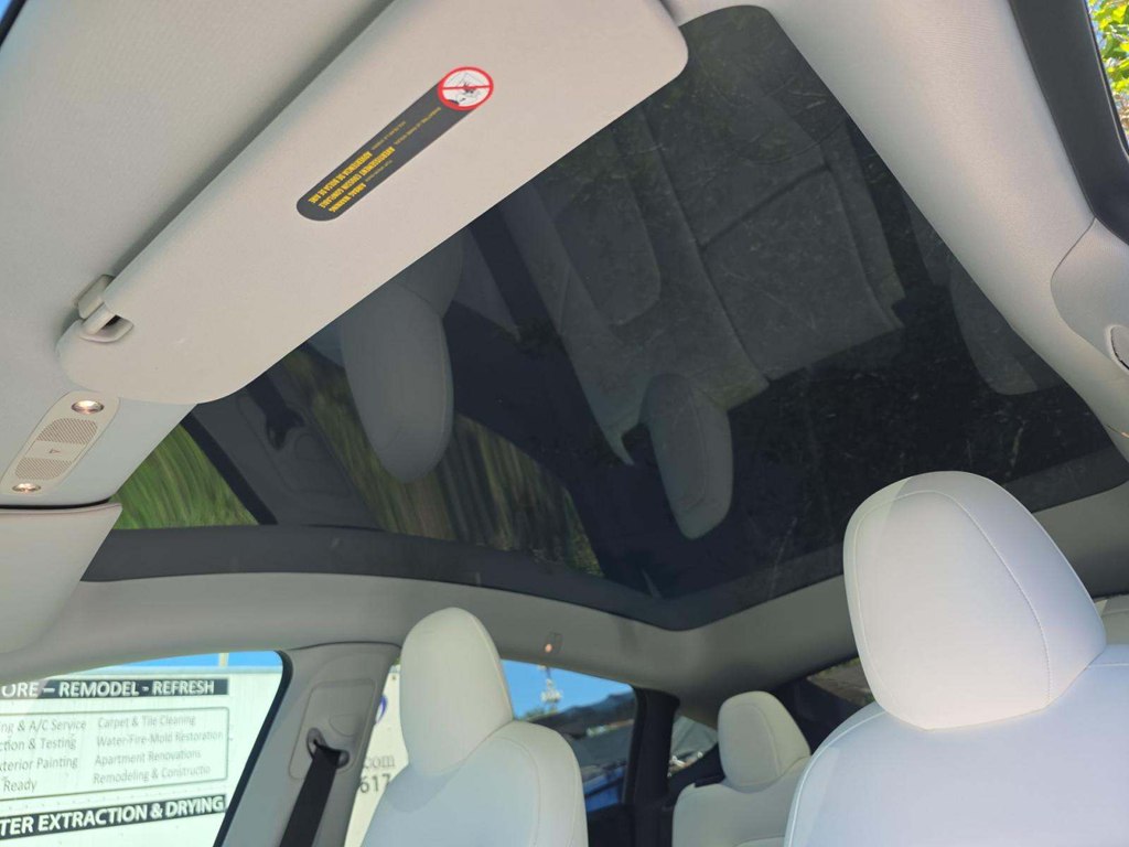 Photo 12 of this TESLA MODEL Y