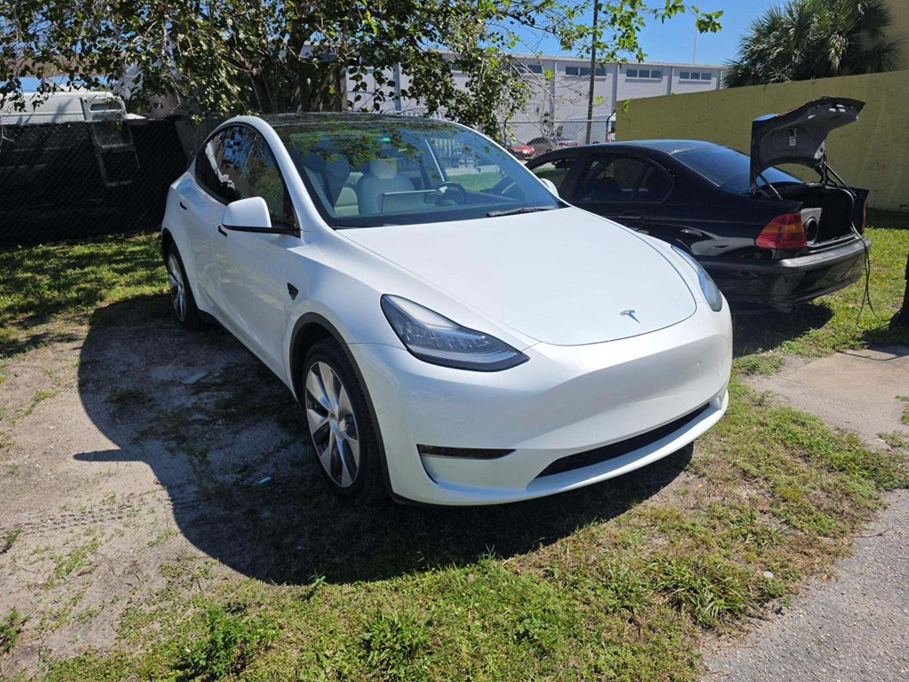 Photo 7 of this TESLA MODEL Y