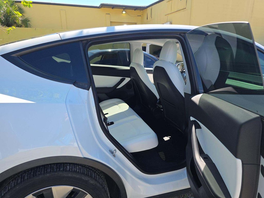 Photo 10 of this TESLA MODEL Y