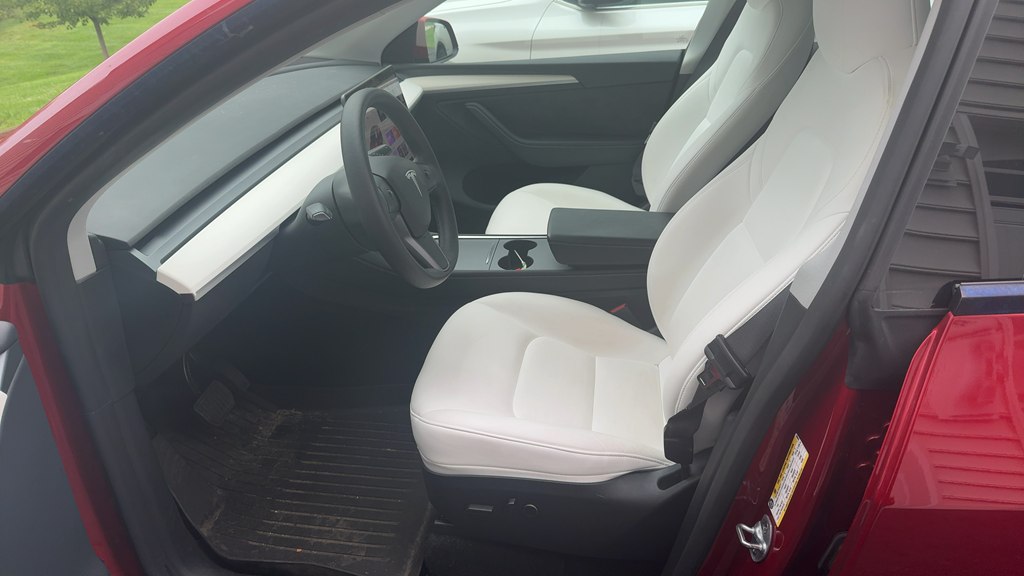 Photo 9 of this TESLA MODEL Y
