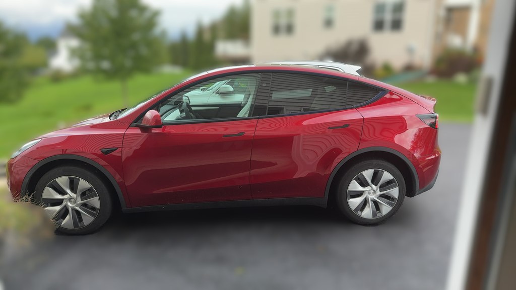 Photo 2 of this TESLA MODEL Y