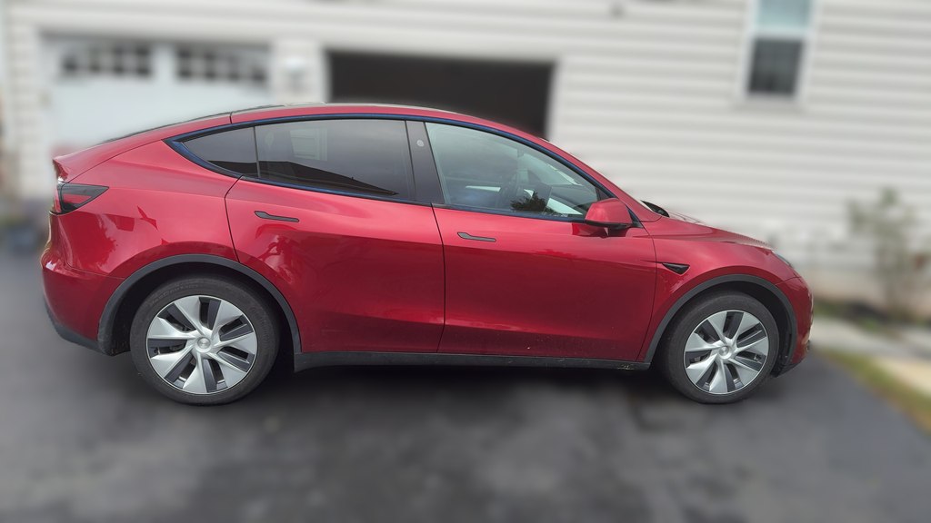 Photo 7 of this TESLA MODEL Y