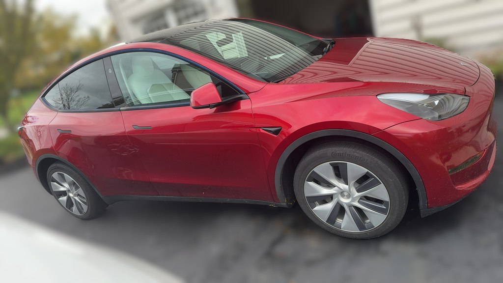 Photo 3 of this TESLA MODEL Y