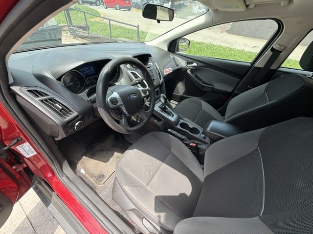 Photo 10 of this FORD FOCUS