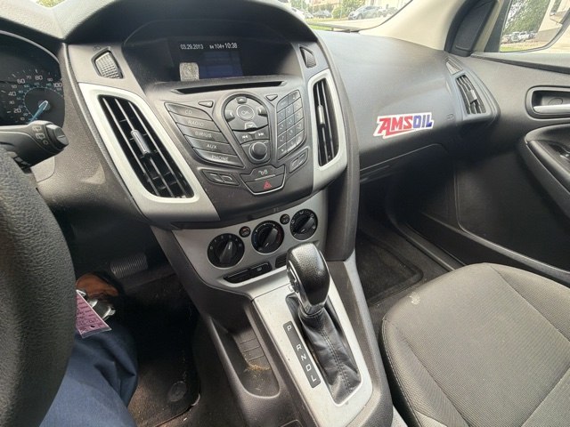 Photo 12 of this FORD FOCUS