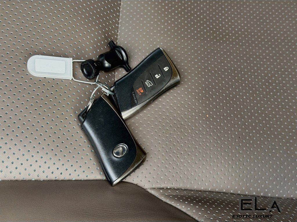 Photo 37 of this LEXUS GX 460