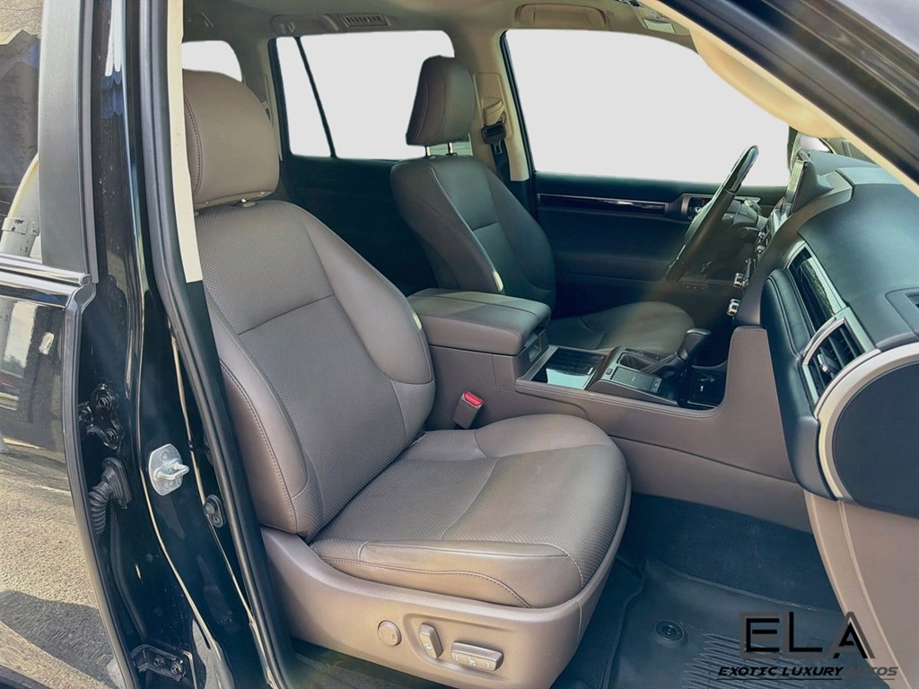 Photo 32 of this LEXUS GX 460