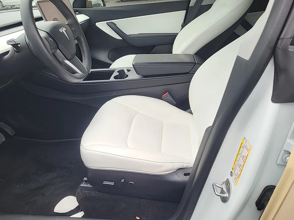 Photo 9 of this TESLA MODEL Y