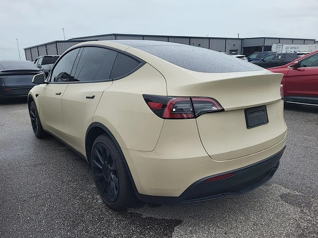 Photo 2 of this TESLA MODEL Y