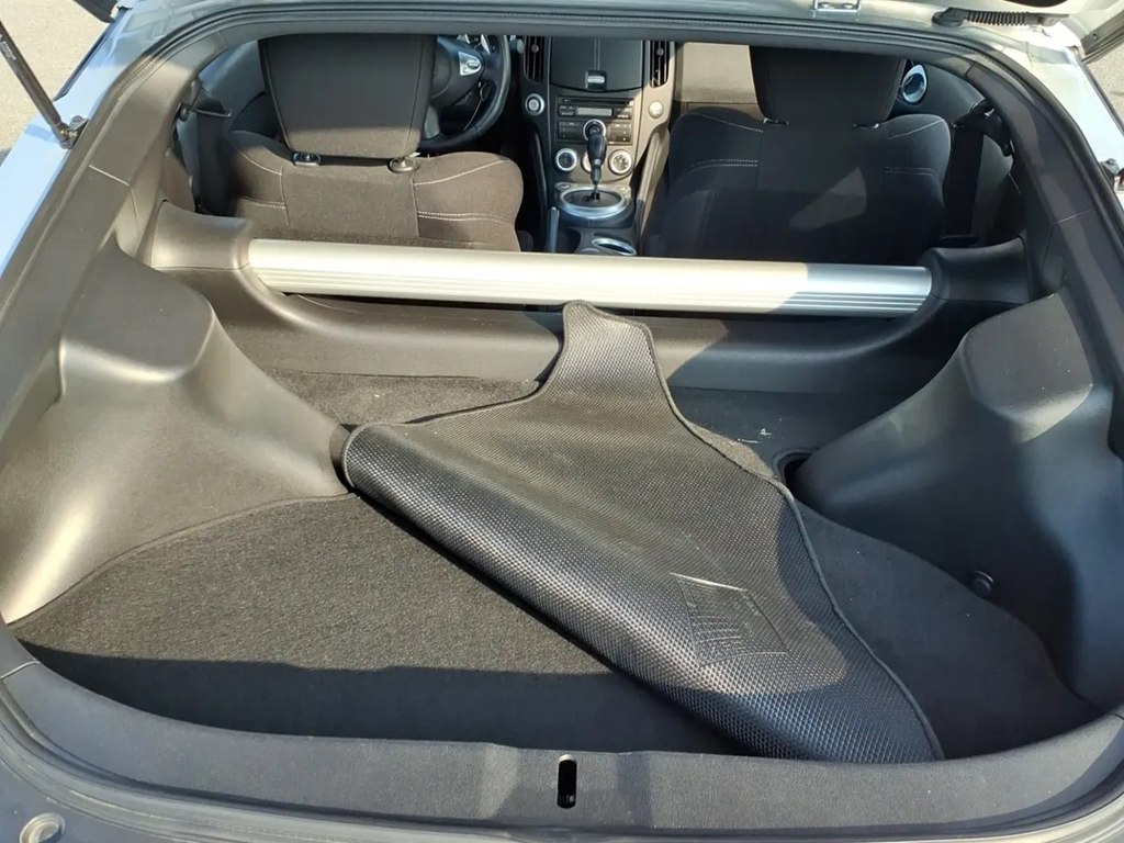 Photo 8 of this NISSAN 370Z