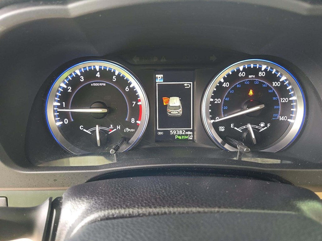 Photo 9 of this TOYOTA HIGHLANDER