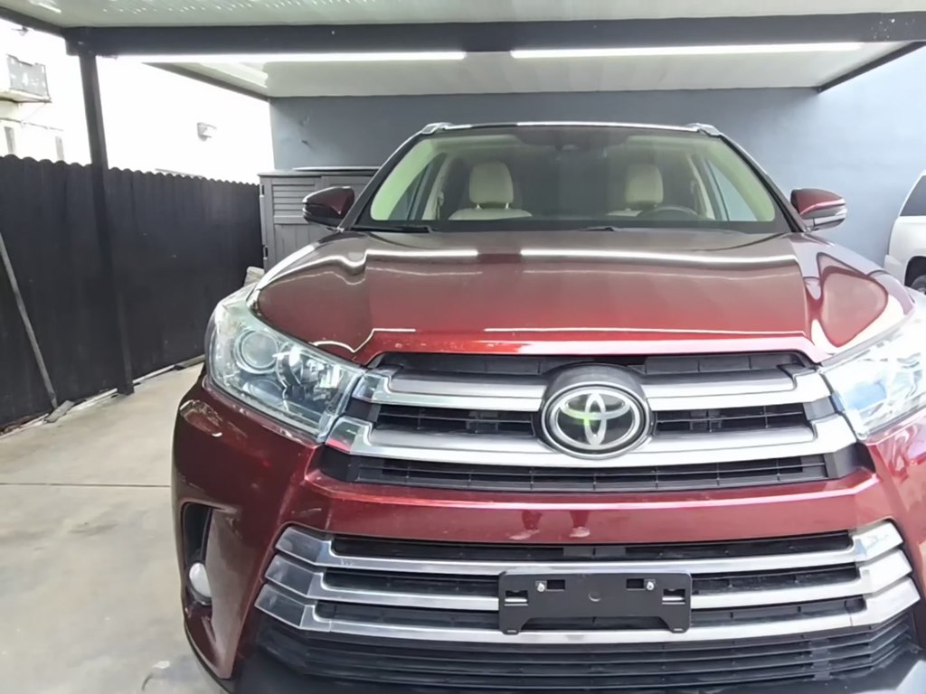 Photo 4 of this TOYOTA HIGHLANDER