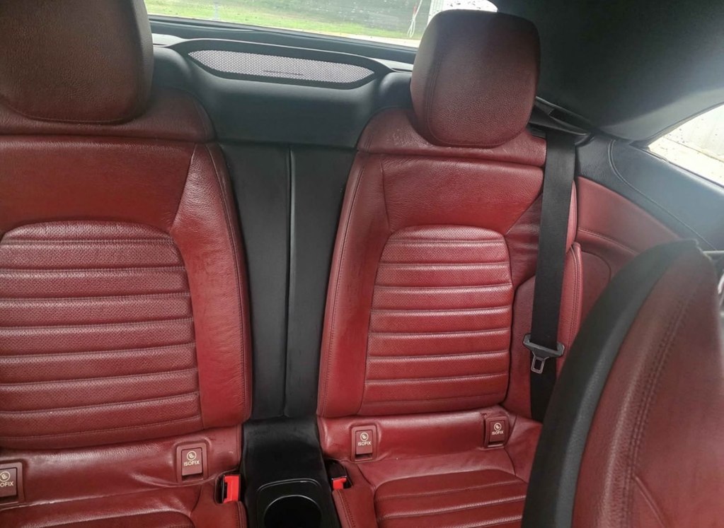 Photo 2 of this MERCEDES-BENZ C-CLASS