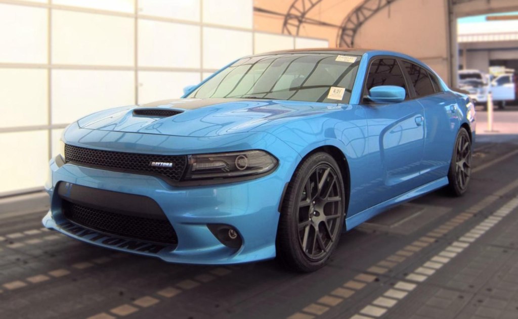 Photo 2 of this DODGE CHARGER