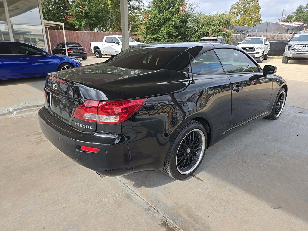 Photo 8 of this LEXUS IS 250C