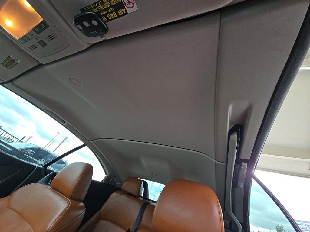 Photo 16 of this LEXUS IS 250C