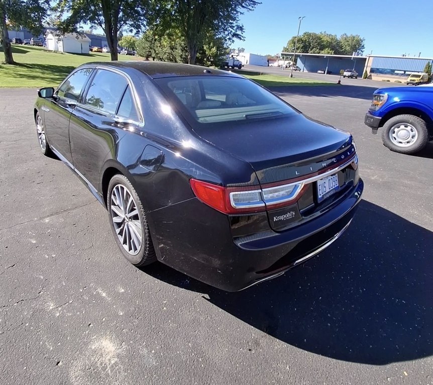 Photo 2 of this LINCOLN CONTINENTAL