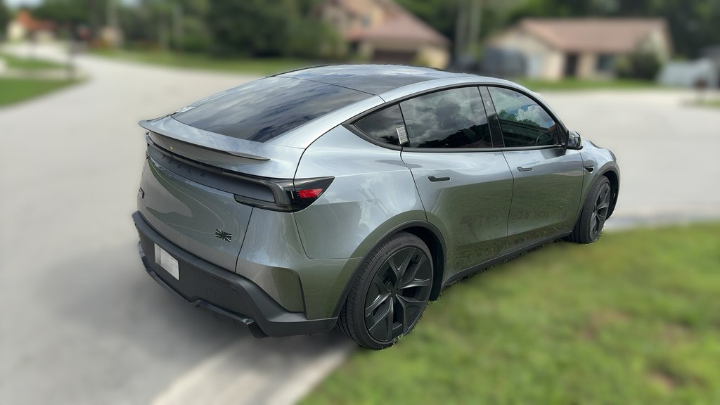 Photo 5 of this TESLA MODEL Y
