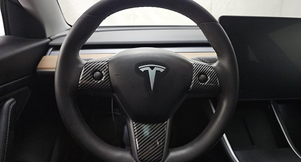 Photo 9 of this TESLA MODEL 3