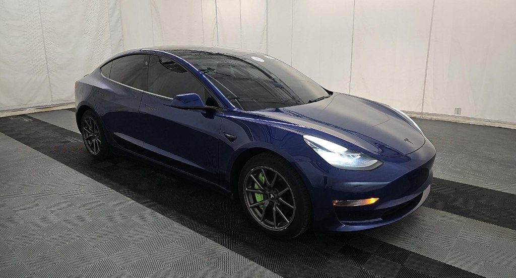 Photo 3 of this TESLA MODEL 3