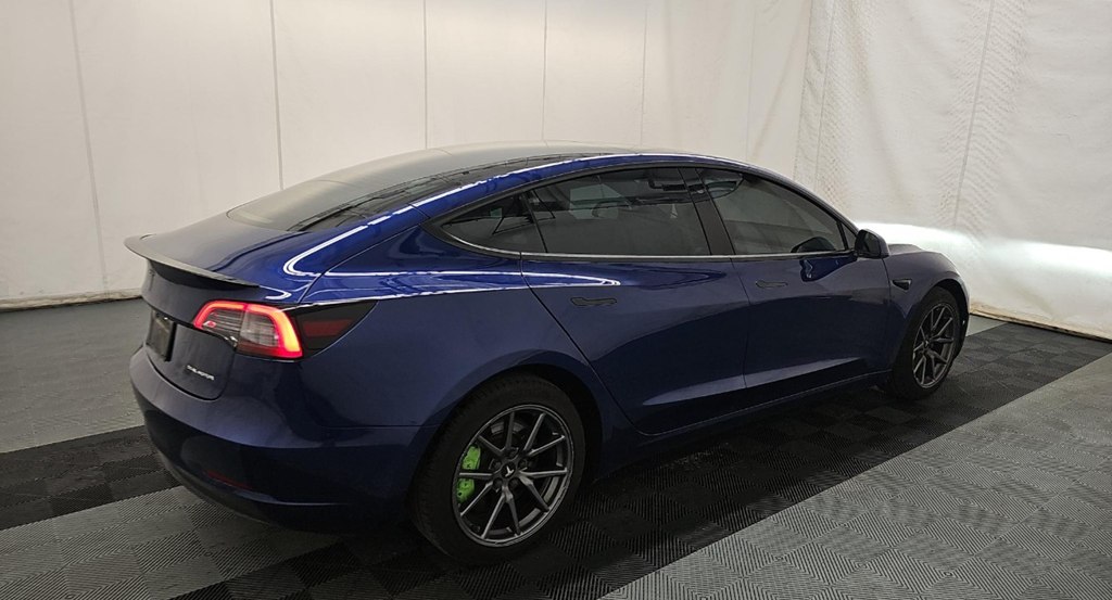 Photo 4 of this TESLA MODEL 3