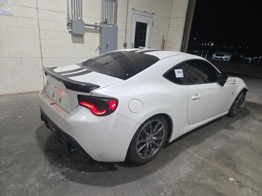 Photo 4 of this TOYOTA 86