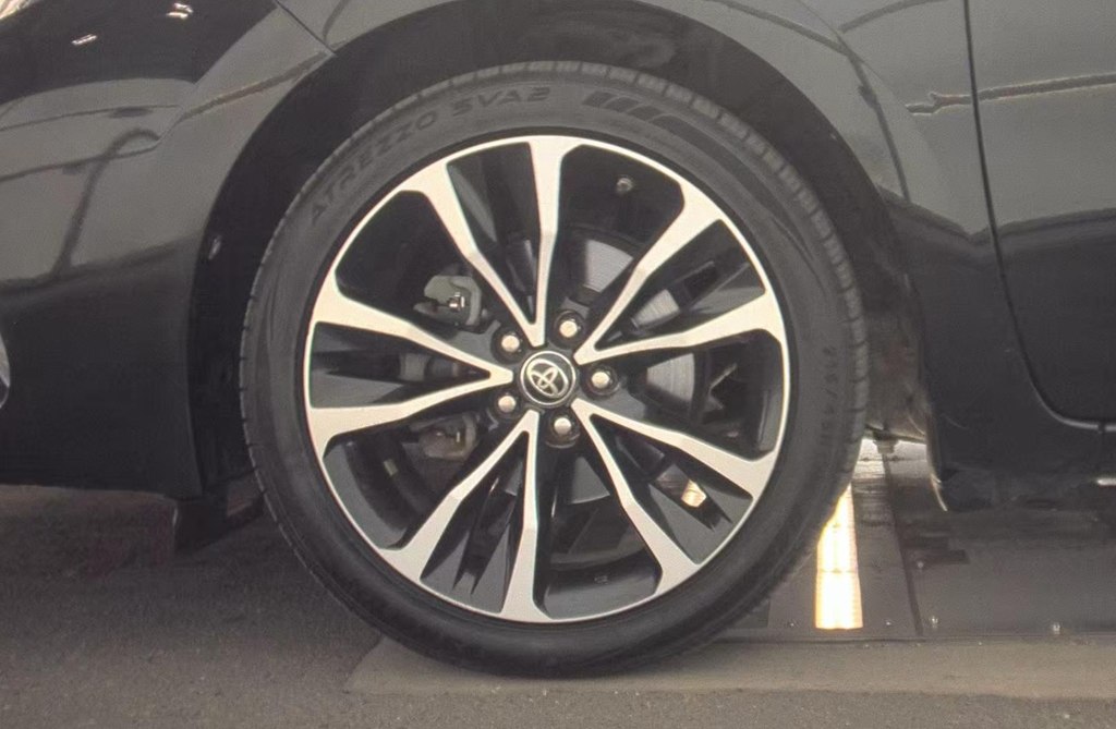 Photo 6 of this TOYOTA COROLLA