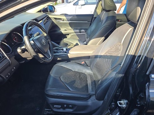 Photo 9 of this TOYOTA CAMRY